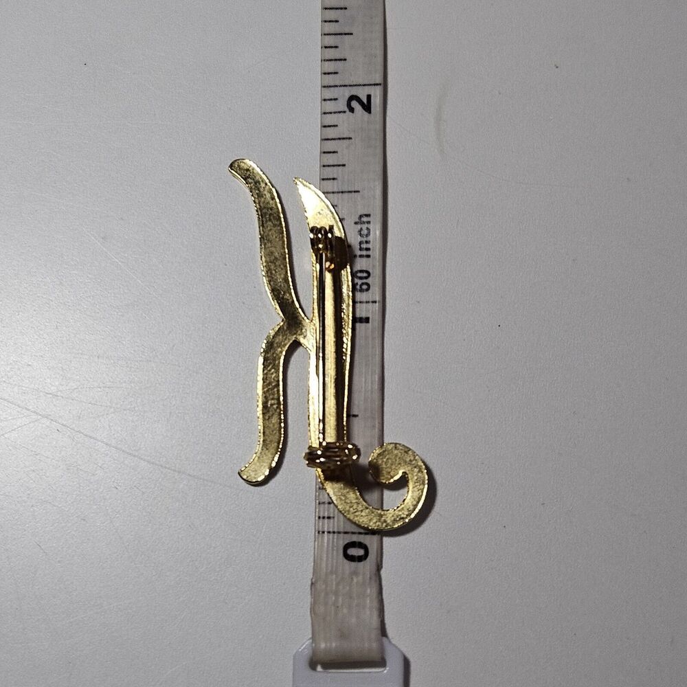 *Sale* Monogram Letter Initial K Brooch Pin Smooth Gold Tone Metal - Picture 6 of 9